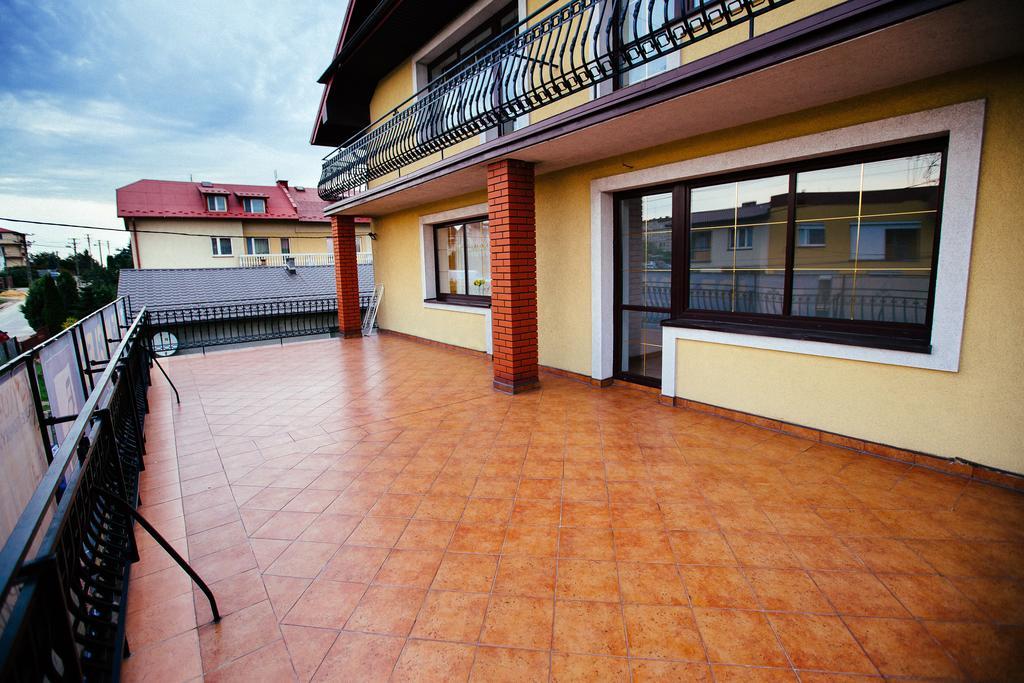 Tanie Noclegi 2 Kielce Exterior photo